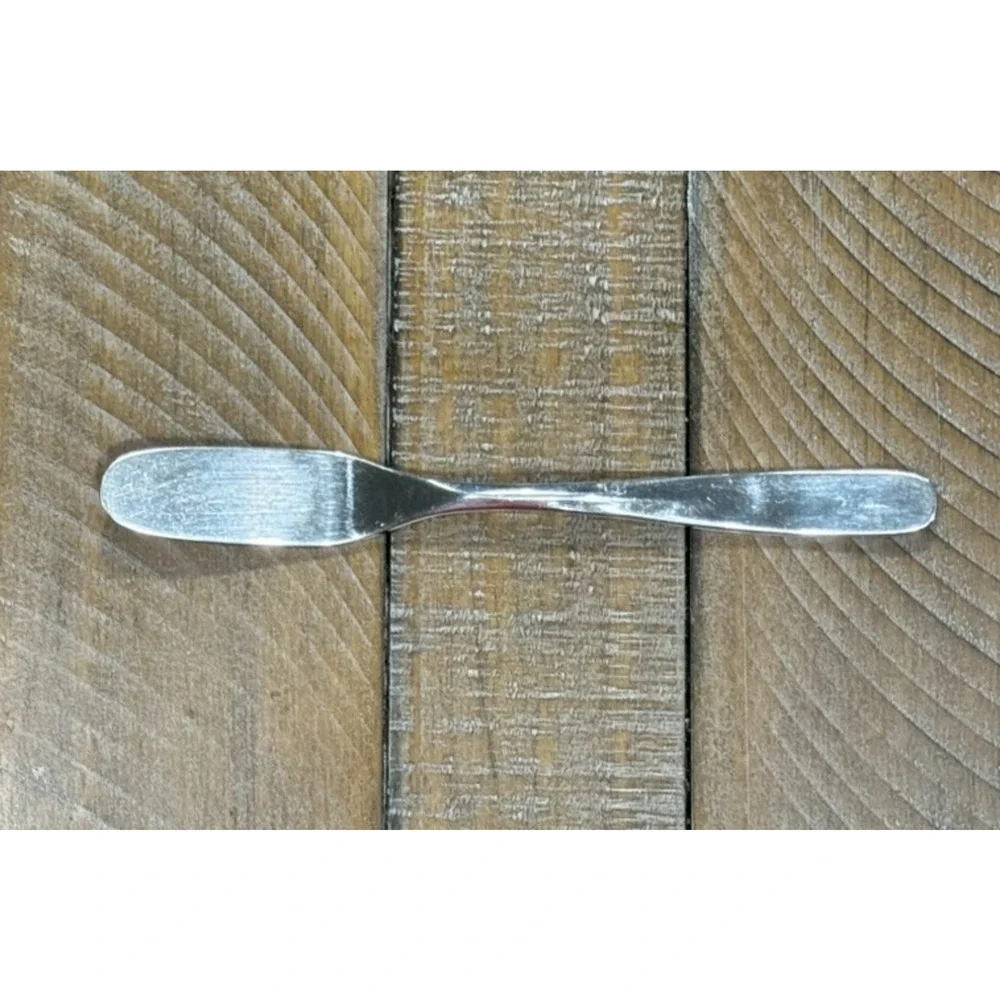 Robert Welch SCOOP MIRROR 1 Master Butter Knife 6 7/8 - Stainless Flatware